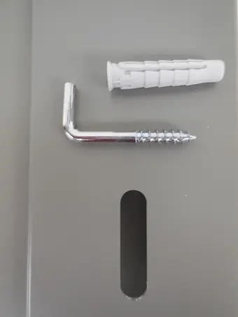 CNC gefreesde sleufgaten voor vaste montage van PVC raamluiken of sierluiken – Ventinella