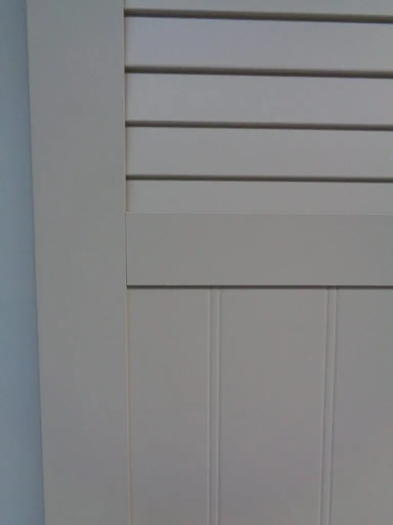 aluminium-raamluiken-combinatie-gesloten-louvre-planchetten-wit-detail