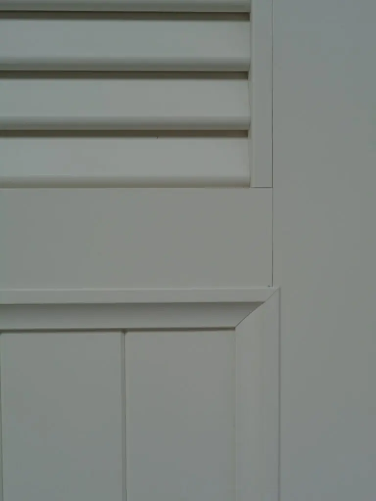 aluminium-raamluiken-combinatie-open-louvre-planchetten-wit-detail