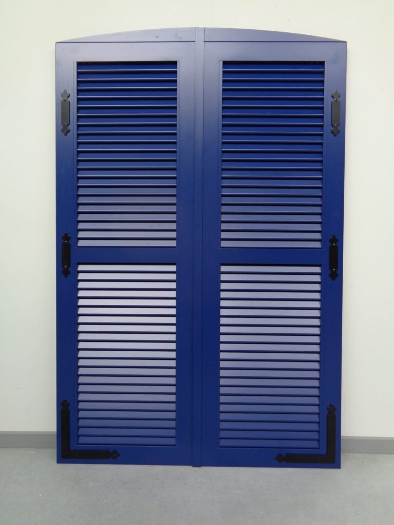 aluminium-raamluiken-model-1-open-louvre-lamellen-boogluik-valse-center