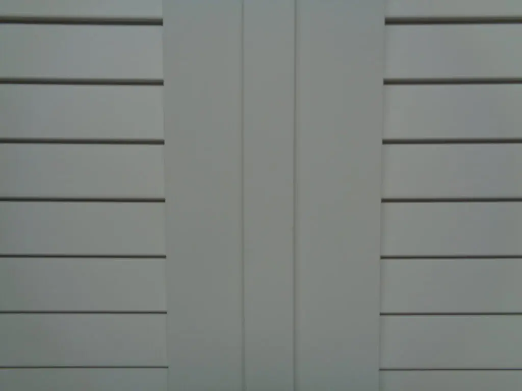 aluminium-raamluiken-model-2-gesloten-louvre-grijs-detail-slaglat