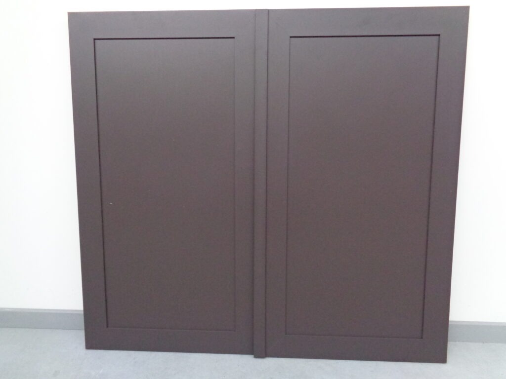 aluminium-raamluiken-model-4-vlak-paneel-gelakt-bruin