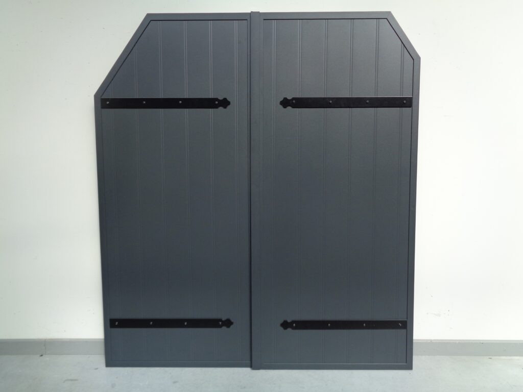 aluminium-raamluiken-model-6-boerenluiken-grijs-speciale-vorm-maatwerk