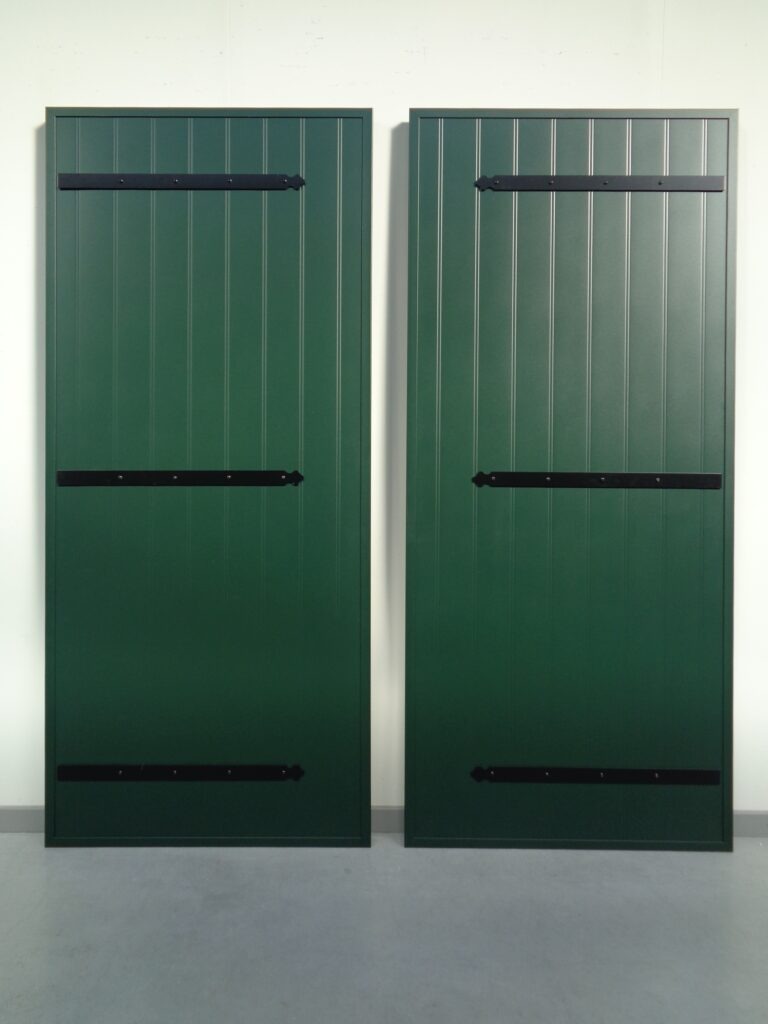 aluminium-raamluiken-model-6-boerenluiken-groen