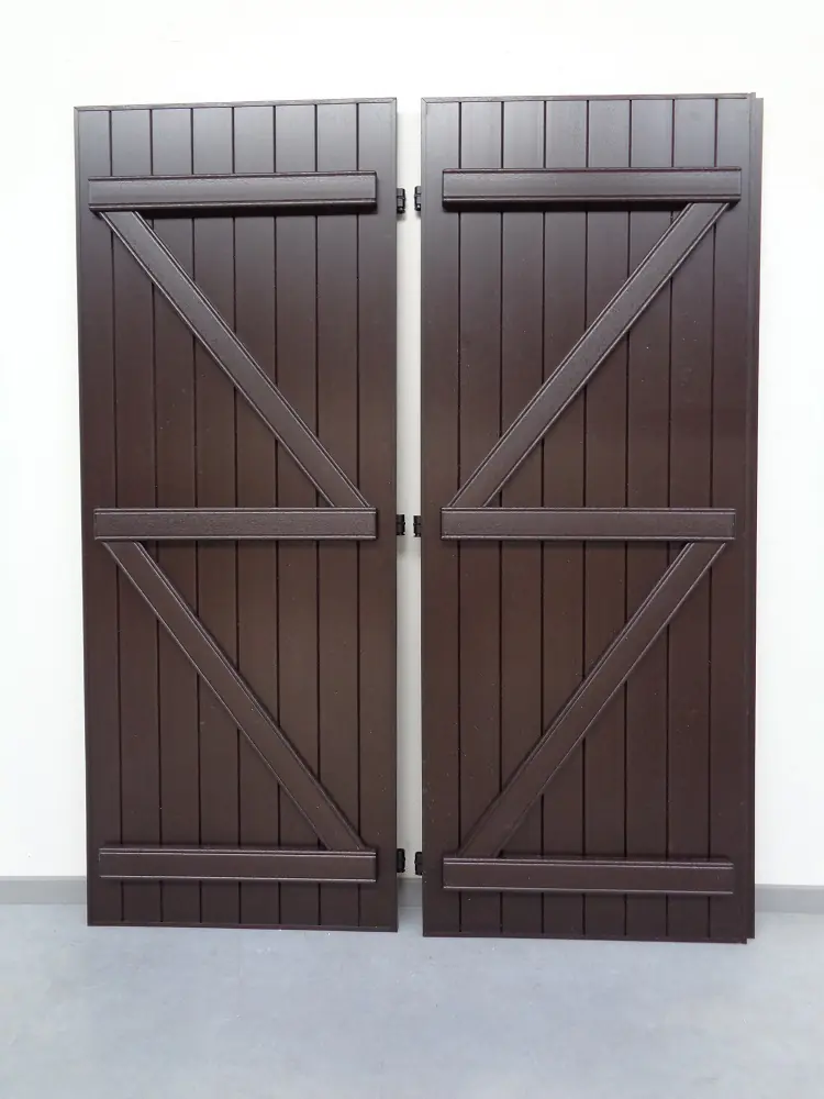 PVC boerenluik met dubbele horizontale en diagonale sierlijsten in donkerbruin – productfoto Ventinella