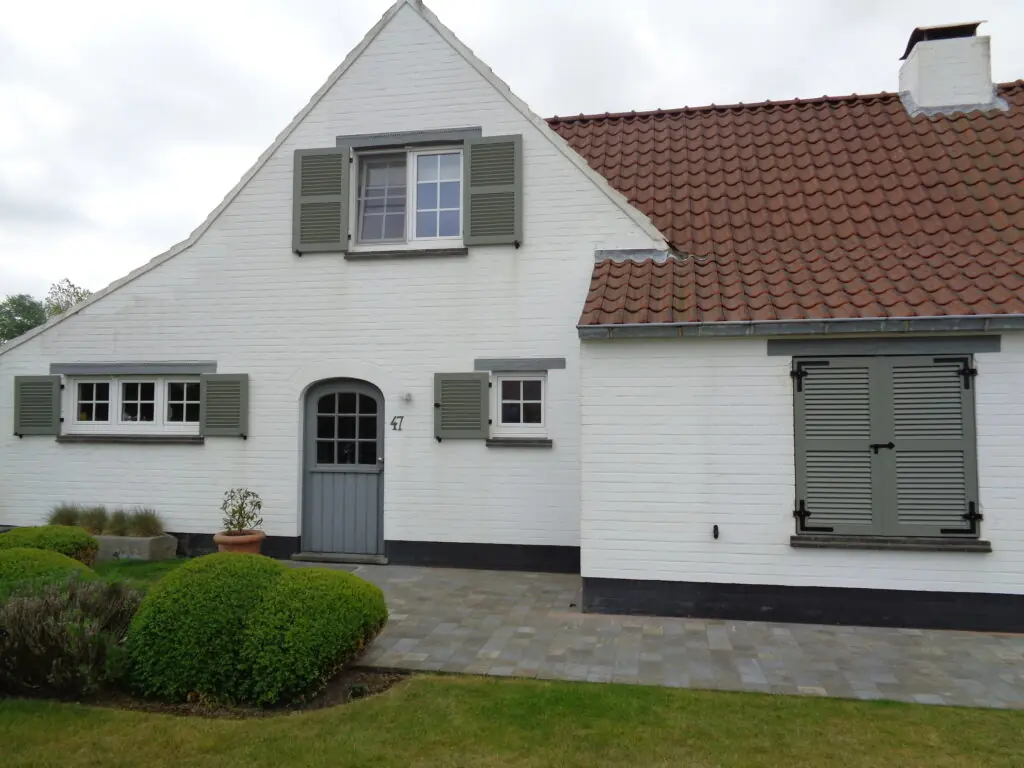 pvc-raamluiken-ventinella-referentie-open-louvre-betongrijs-huis