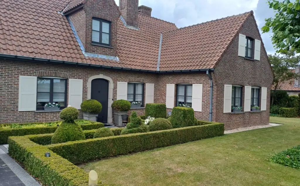 pvc-raamluiken-ventinella-referentie-planchetten-cremewit-villa