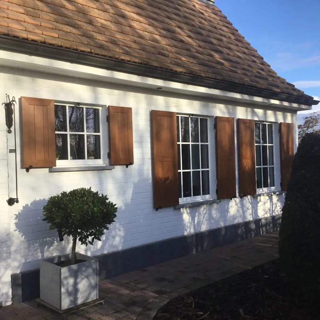 pvc-raamluiken-ventinella-referentie-planchetten-houtlook-villa-landelijk