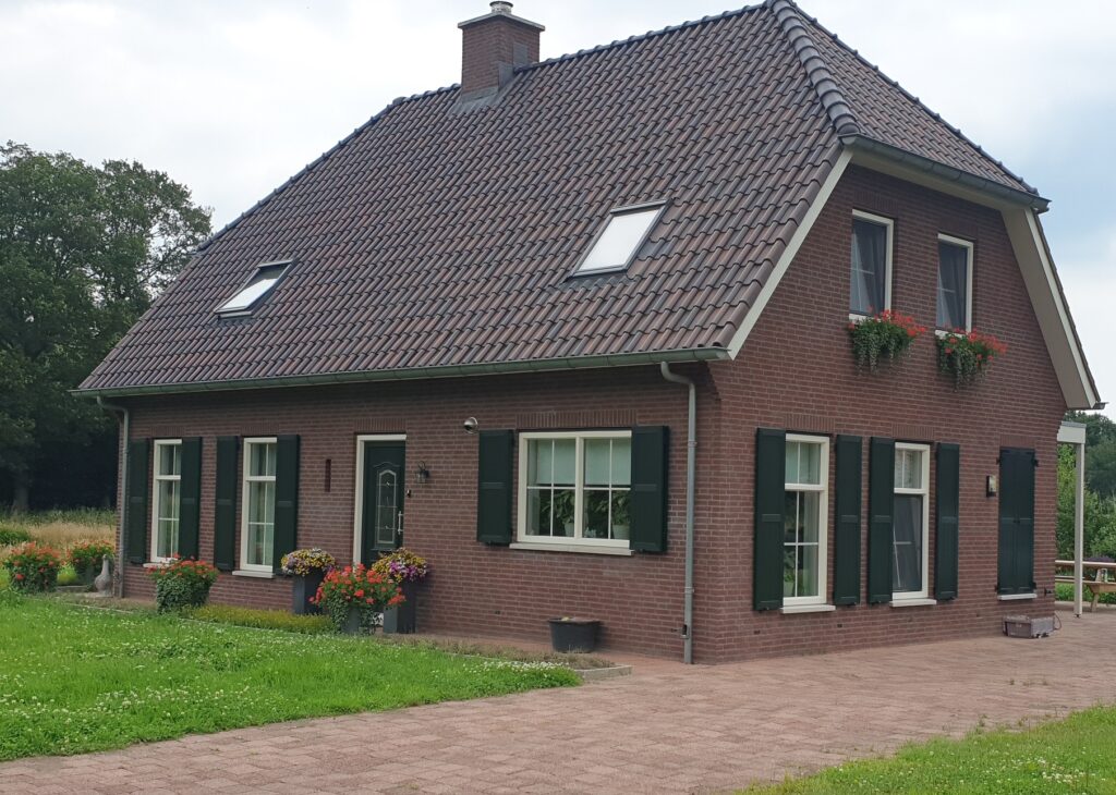 pvc-raamluiken-ventinella-referentie-planchetten-monumentengroen-holland-huis