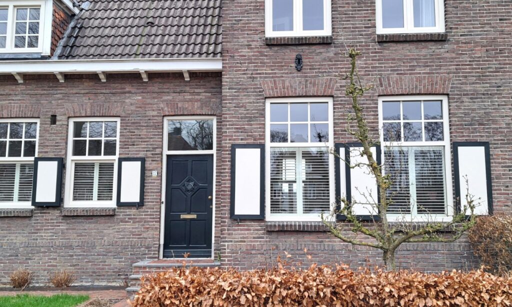 pvc-raamluiken-ventinella-referentie-vlak-paneel-wit-groen-holland-villa